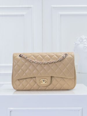 Chanel's classic lambskin pattern with original hardware, summer styles are here!