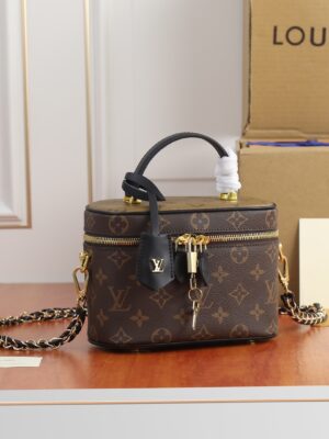 LV canvas reinterpretation Nice cosmetic handbag