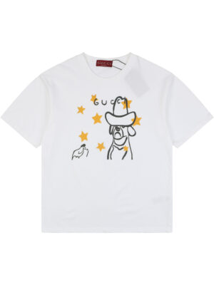 Gucci hat with dog design, short-sleeved shirt