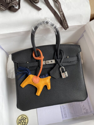 Hermès Birkin 25cm, imported Togo leather, black, silver hardware with waxed stitching.