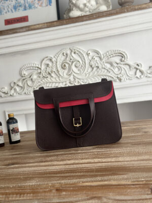 Hermès Horseshoe Bag, Semi-handmade Waxed Thread