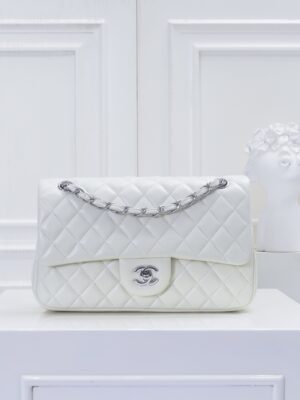 Chanel's classic lambskin pattern with original hardware, summer styles are here!