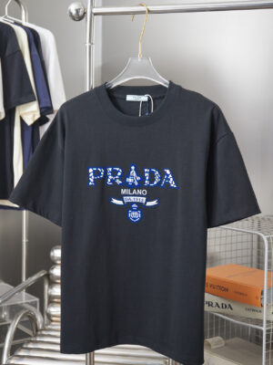 Prada 26SS Early Spring New Arrival Classic Letter Silicone Short-Sleeve T-Shirt
