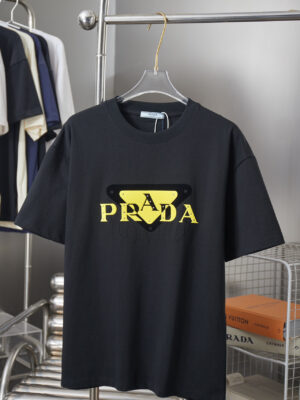 Prada 26SS Early Spring New Arrival Classic Letter Silicone Suede Short-Sleeve T-Shirt