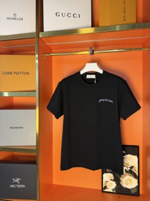 Dior's new unisex short-sleeved T-shirt