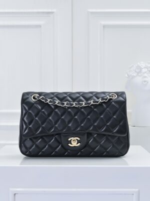Chanel's classic lambskin pattern with original hardware, summer styles are here!