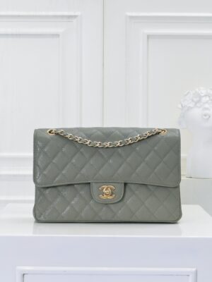 Chanel's classic lambskin pattern with original hardware, summer styles are here!