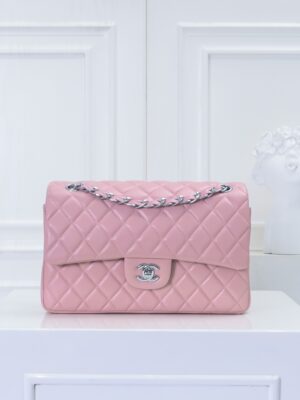 Chanel's classic lambskin pattern with original hardware, summer styles are here!