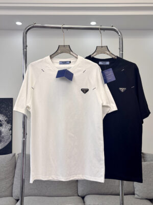 Prada's new summer collection crew neck short-sleeve T-shirts