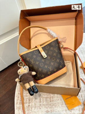 LV 2026 Brand New Original Hardware Logo Bag with Detachable Wide Shoulder Strap